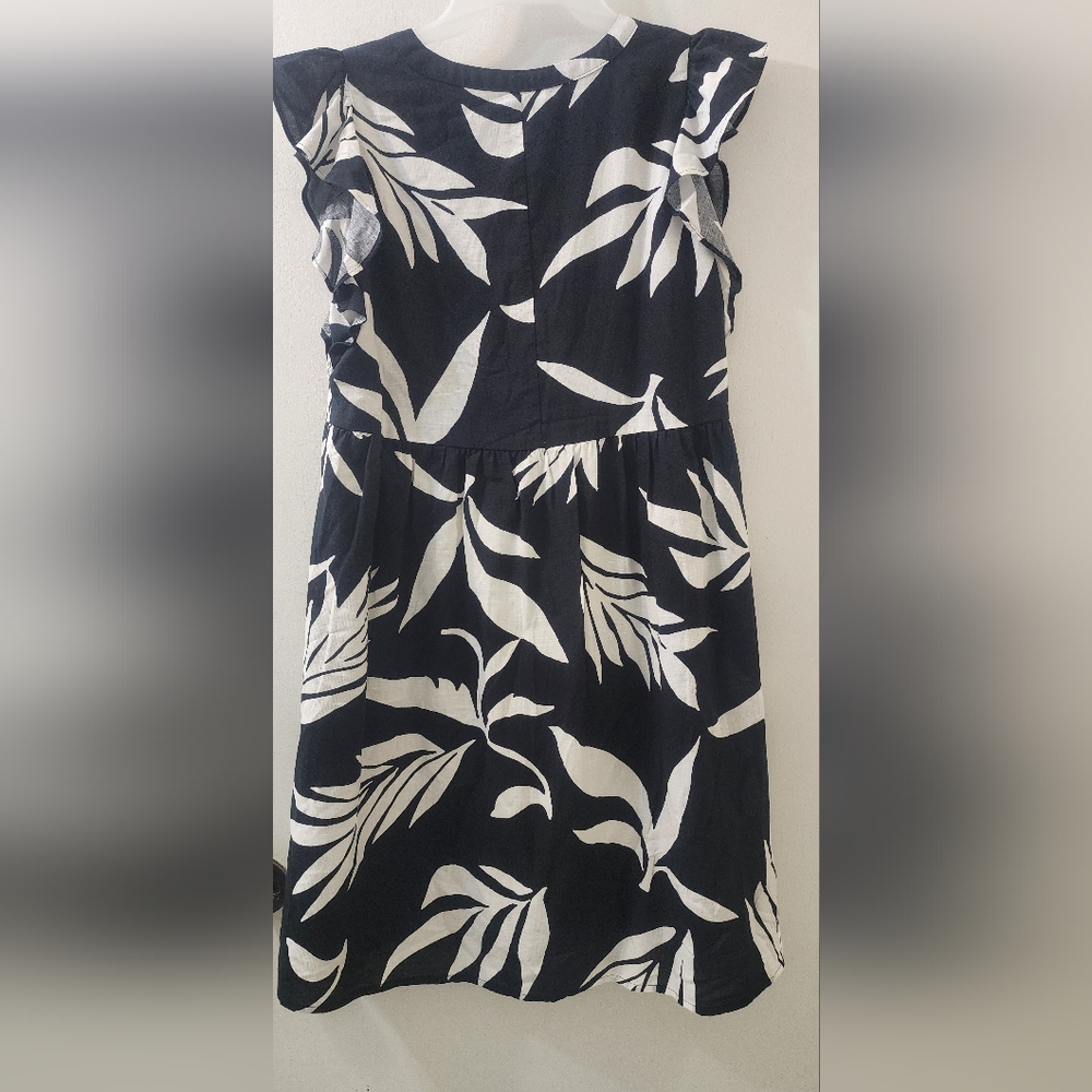 Black and White Leaf Print Dress - Picture 6 of 6